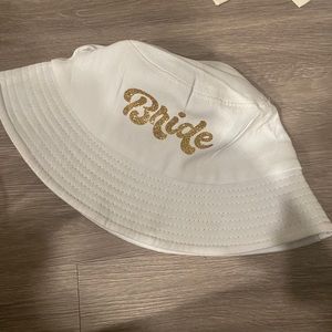 Bride bucket hat